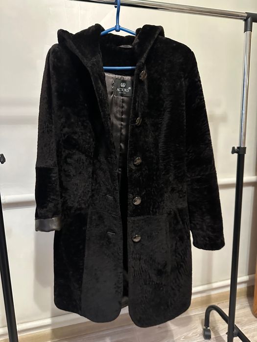 Дуже класна шуба з натурального мутону