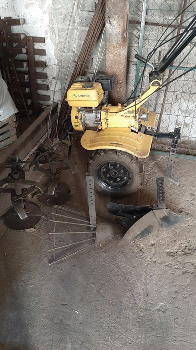 Продам мотоблок Sadko 900 PRO с насадками в отличном состоянии