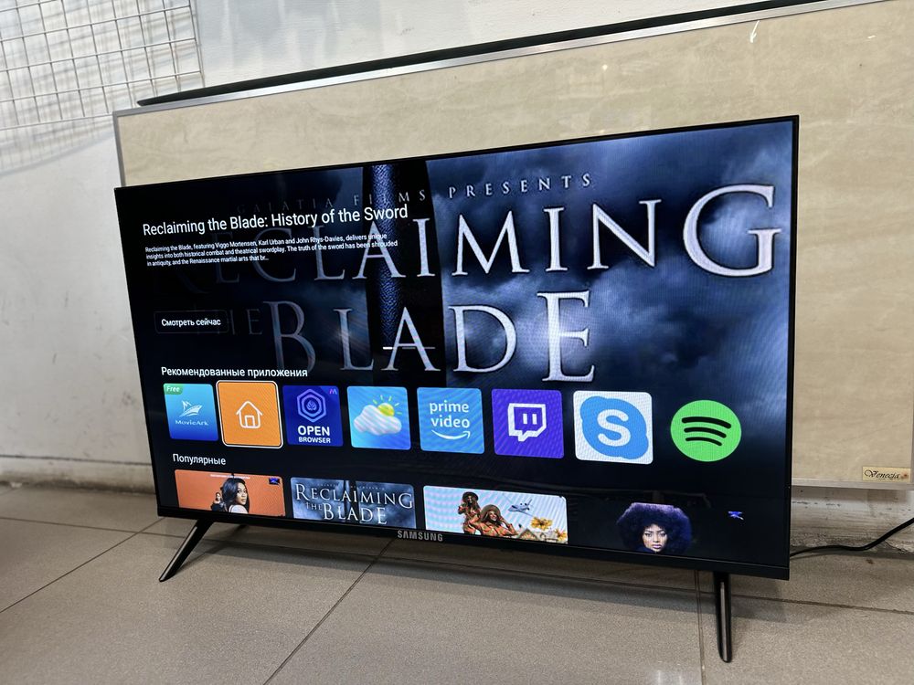 Телевизор Samsung 42 Smart Ultra-HD