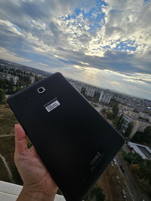 Продам планшет Samsung Galaxy Tab E