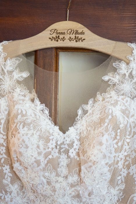 Suknia ślubna, francuska koronka