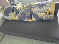 Sofa, kanapa rozkładana. Szara , żółtymi wstawkami.