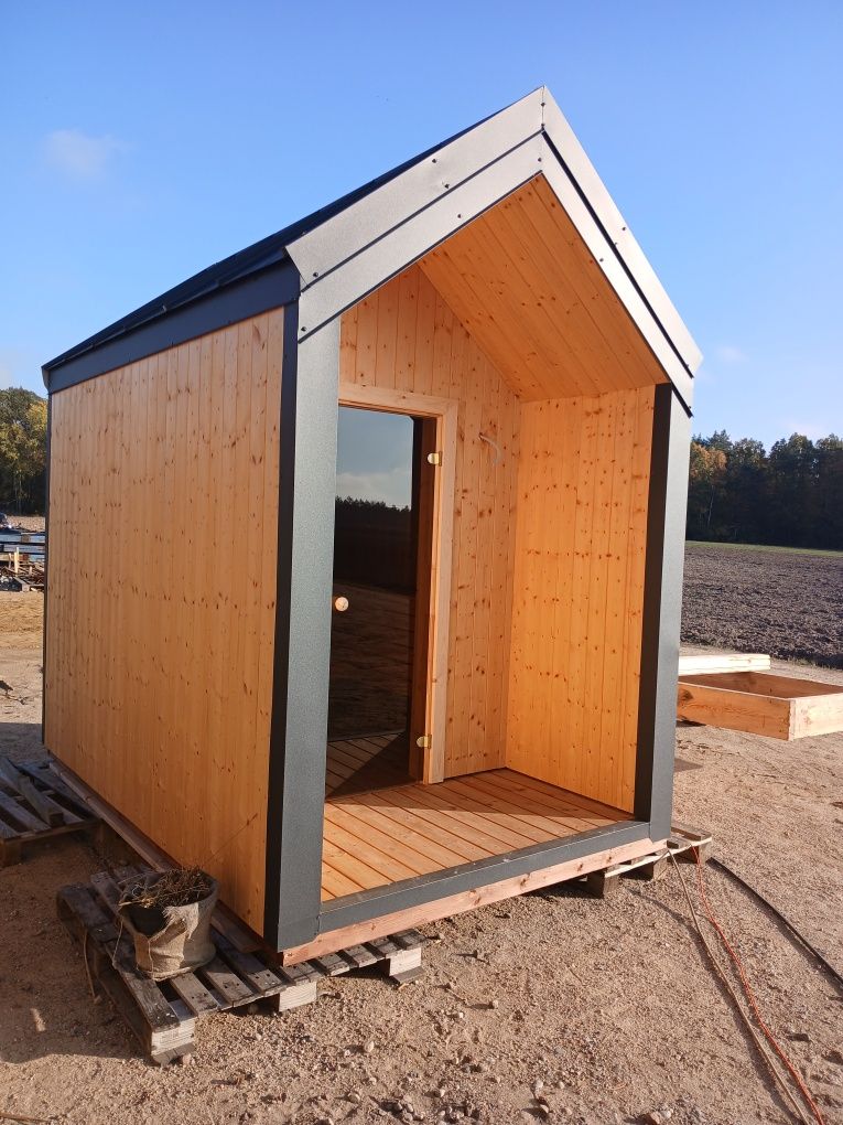 Sauna i balie, meble ogrodowe.