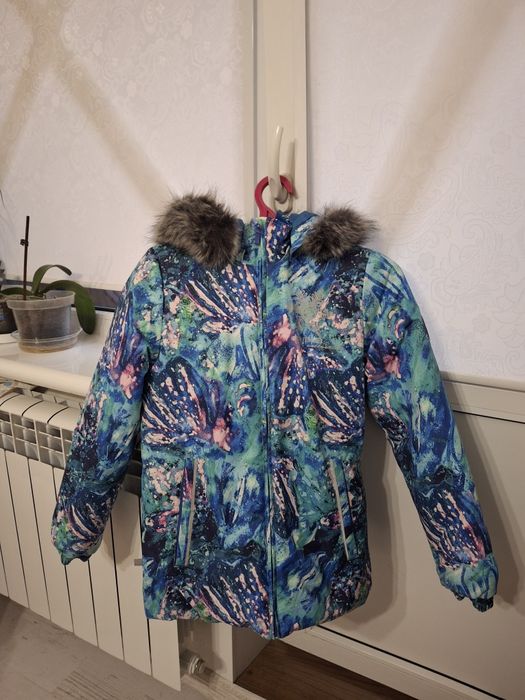 Куртка зимова на дівчинку Huppa на зріст 152 см.