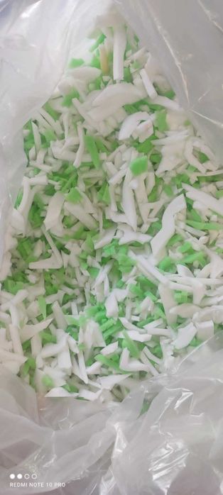 wypełniacz do poduszek- kolorowa frytka z pianki/visco 3 kg