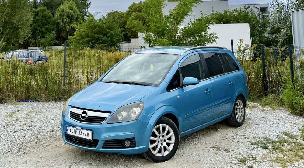 Opel Zafira 1.6 > LPG > 7-Osob > 2007 > Klima > Alufelgi > Hak