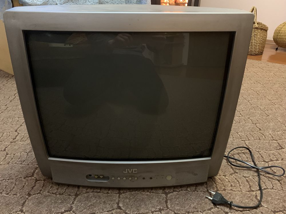 Телевізор б/в JVC AV-2115EE в гараж чи на дачу
