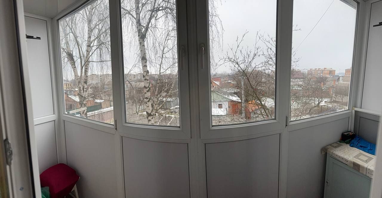 Продаж 1 км.кв., +гараж у дворі дому, без посередників
