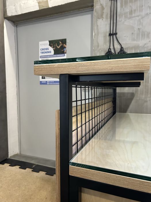 Lada Recepcja styl loftowy jak nowa sklejka do studia, salonu