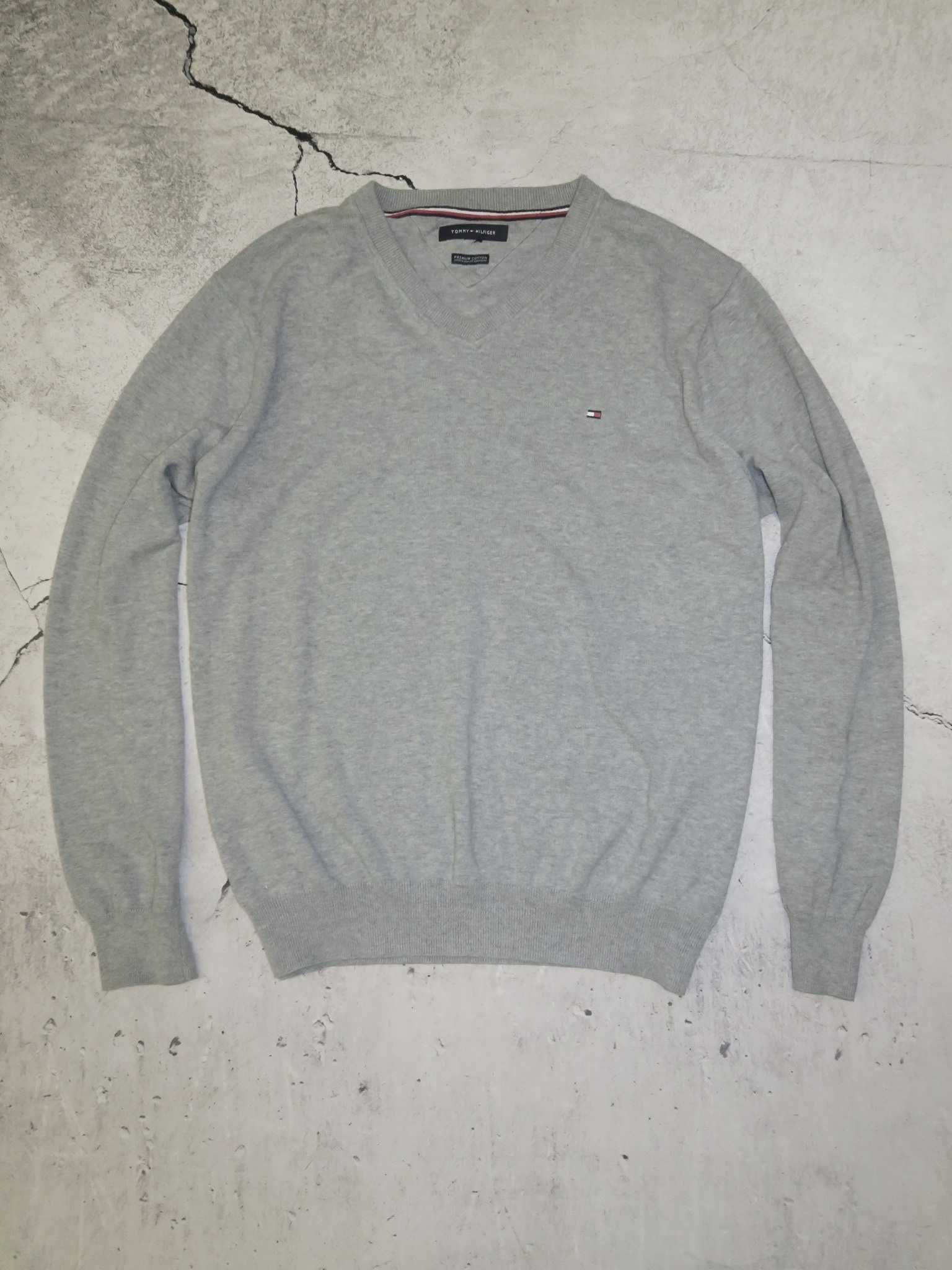 Tommy Hilfiger sweter w serek XL