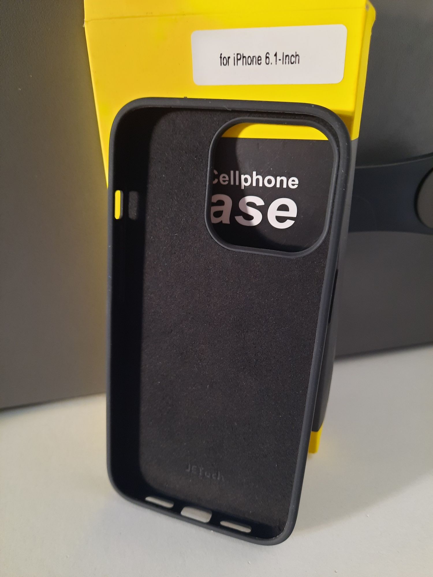 Etui na IPhone 13 pro  z mikrofibrą
