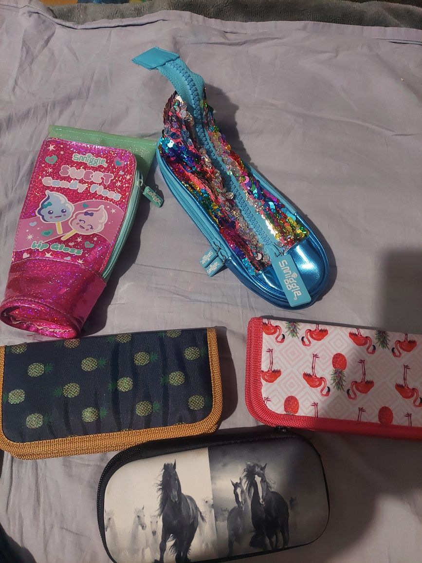 Smiggle piórnik 2szt plus 3inne