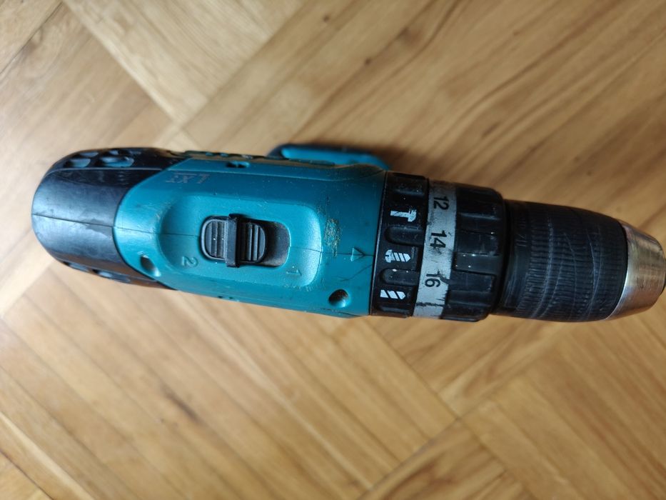 Wkrętarka udarowa akumulatorowa 18V Makita DHP 453