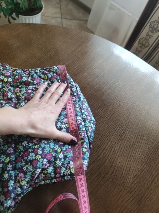 Тепленька желетка/ безрукавка 128р.