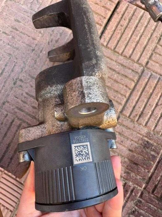 Комплект тормозних супортів задня вісь Peugeot 308 || SW 1.6d