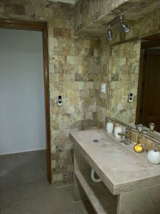 Revestimento de Parede Branca ou Beje