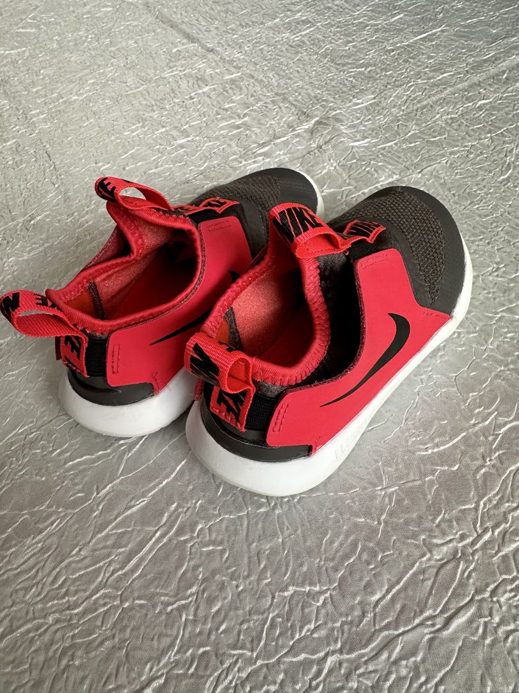 Оригінальні кросівки Nike Flex EUR 27 US 10C UK 9.5 BR 26