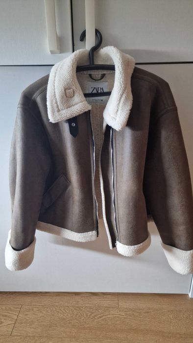 Casaco de pele da Zara com pouco uso