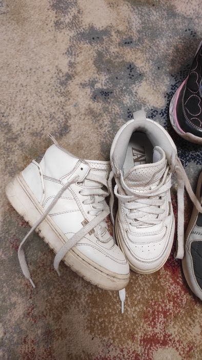 200 грн всё ботинки,сапоги, кроссовки