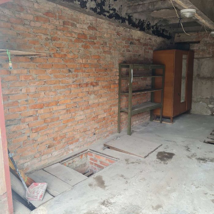 Продам капитальный гараж в ГК "Надия",на Солнечном(м.Инудустриальная)