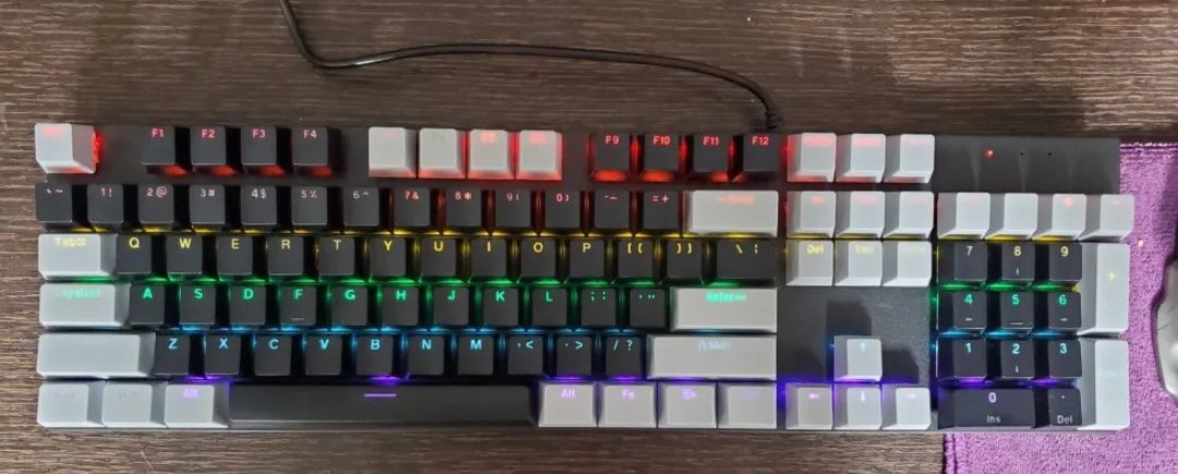 Teclado Gaming Mecânico Skylion G300 Rgb Switch Com Fio SELADO