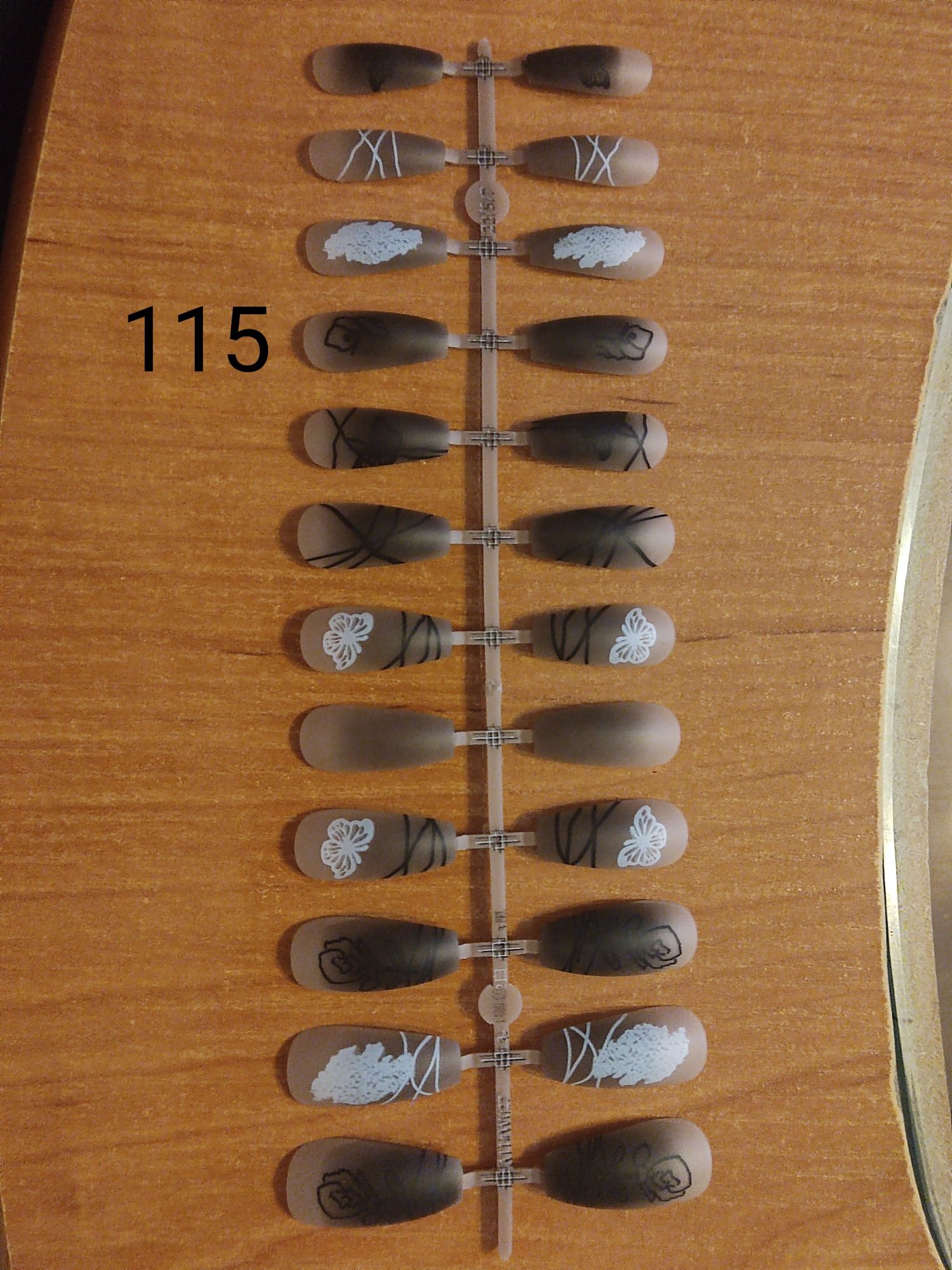 Nowe tipsy na patyku 115 zestaw tipsów sztuczne paznokcie matowe