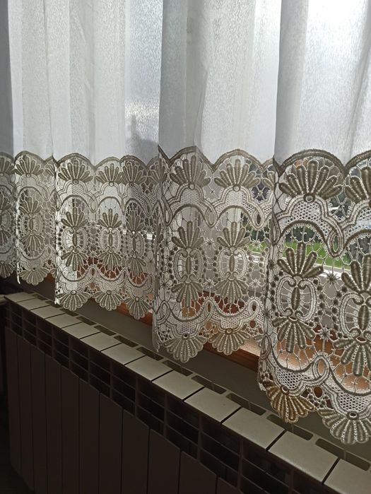 Firana z gipiurą.
