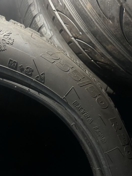Зимові шини резина 255/50 20 стан нової