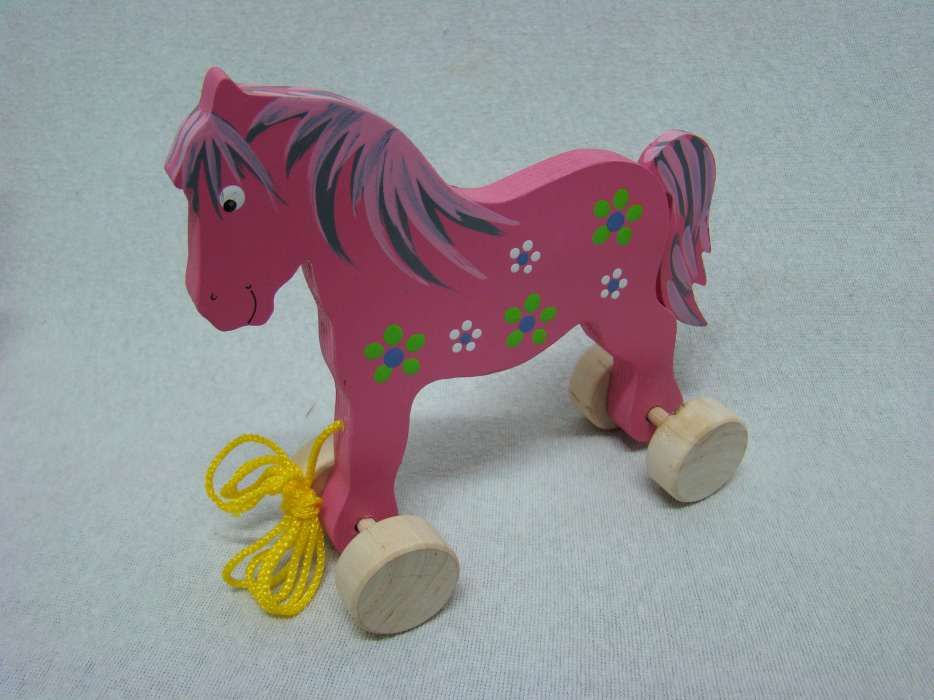 konik drewniany, koń, zabawki drewniane,