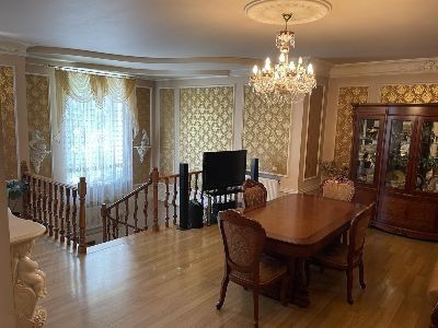 Трехэтажный дом премиум класса в самом Центре города!