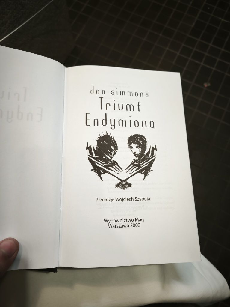 Triumf ENDYMIONA Dan Simmon