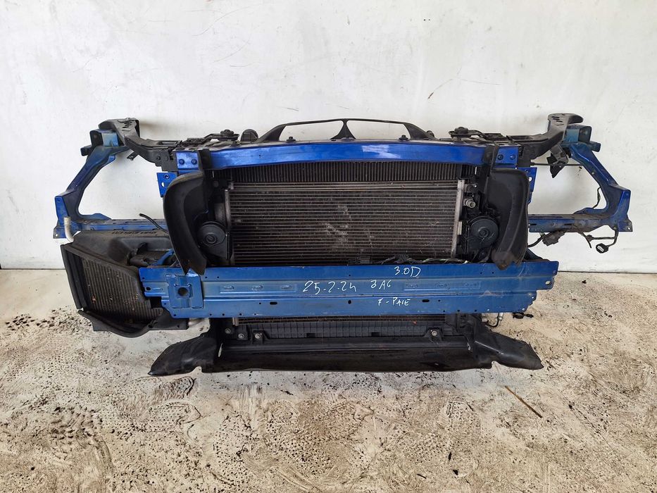 Jaguar F-pace X761 Передня панель, телевізор