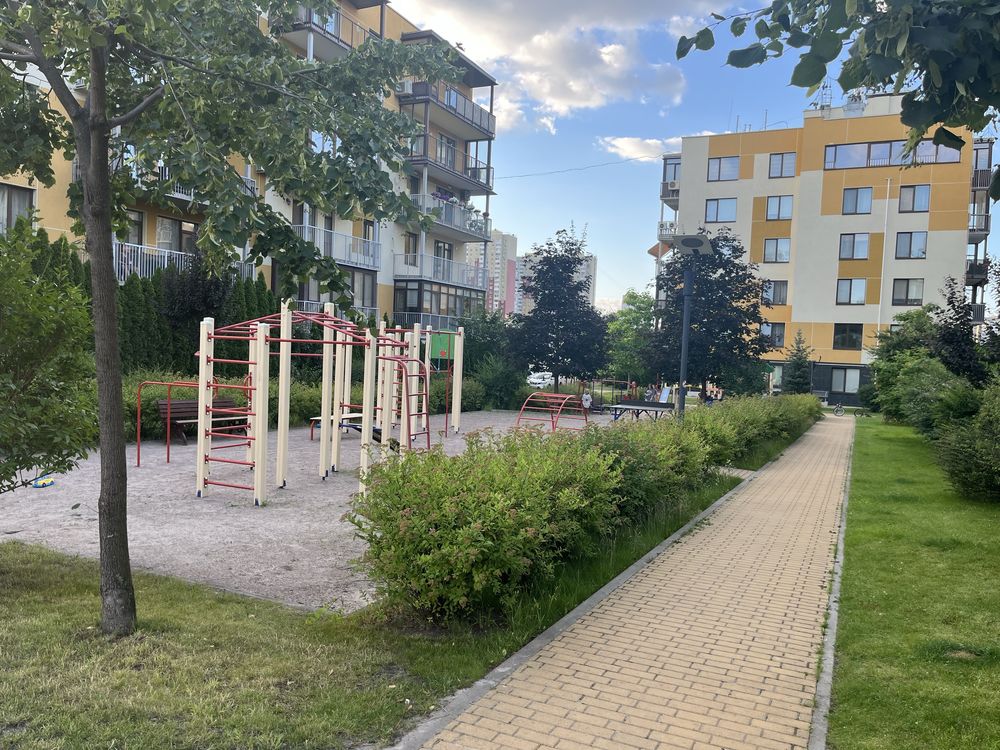 Без комісії здам чудову 1к із власним двориком.