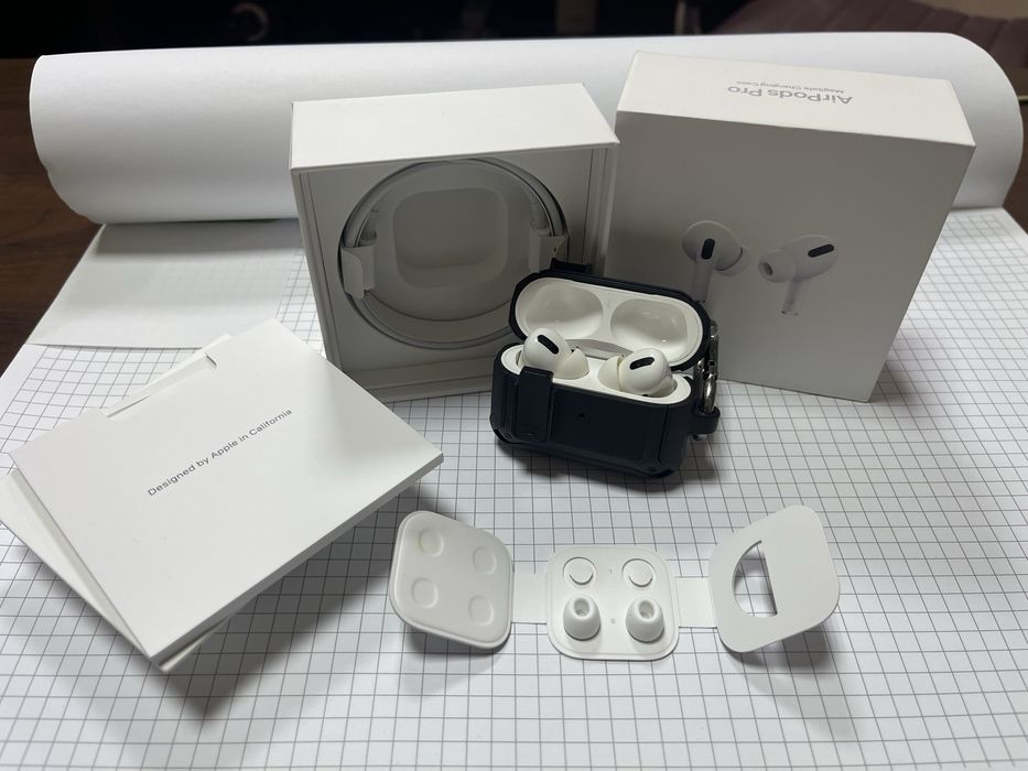 Продам оригінальні Apple AirPods Pro with MagSafe Charging Case