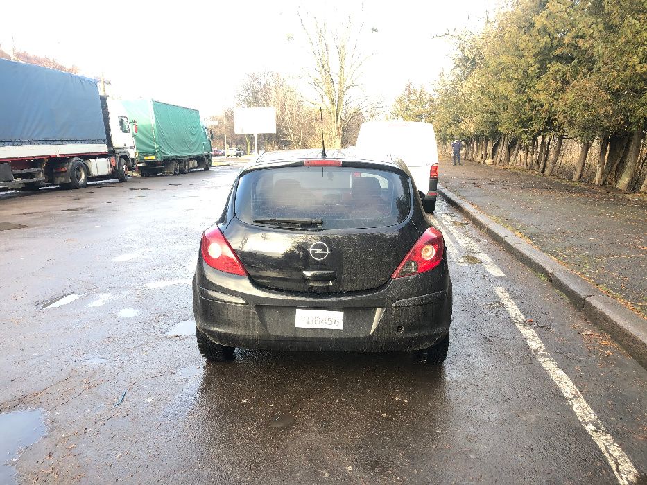 Opel Corsa D – 1.3, 111 Edition 2010, 3-дверка