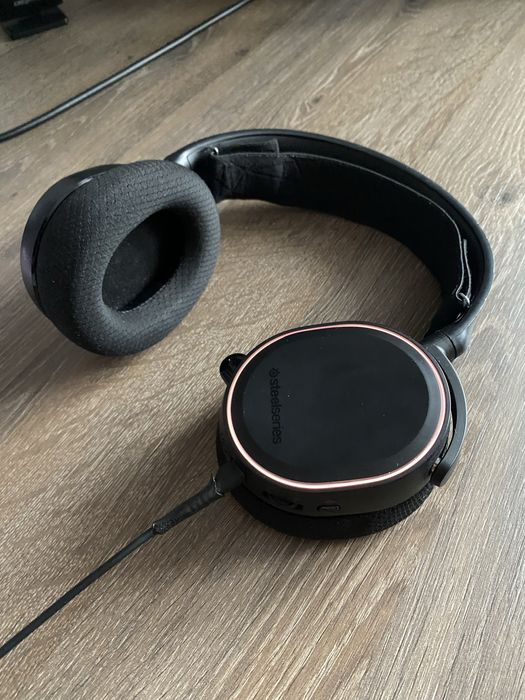 SLUCHAWKI SteelSeries arctis 5