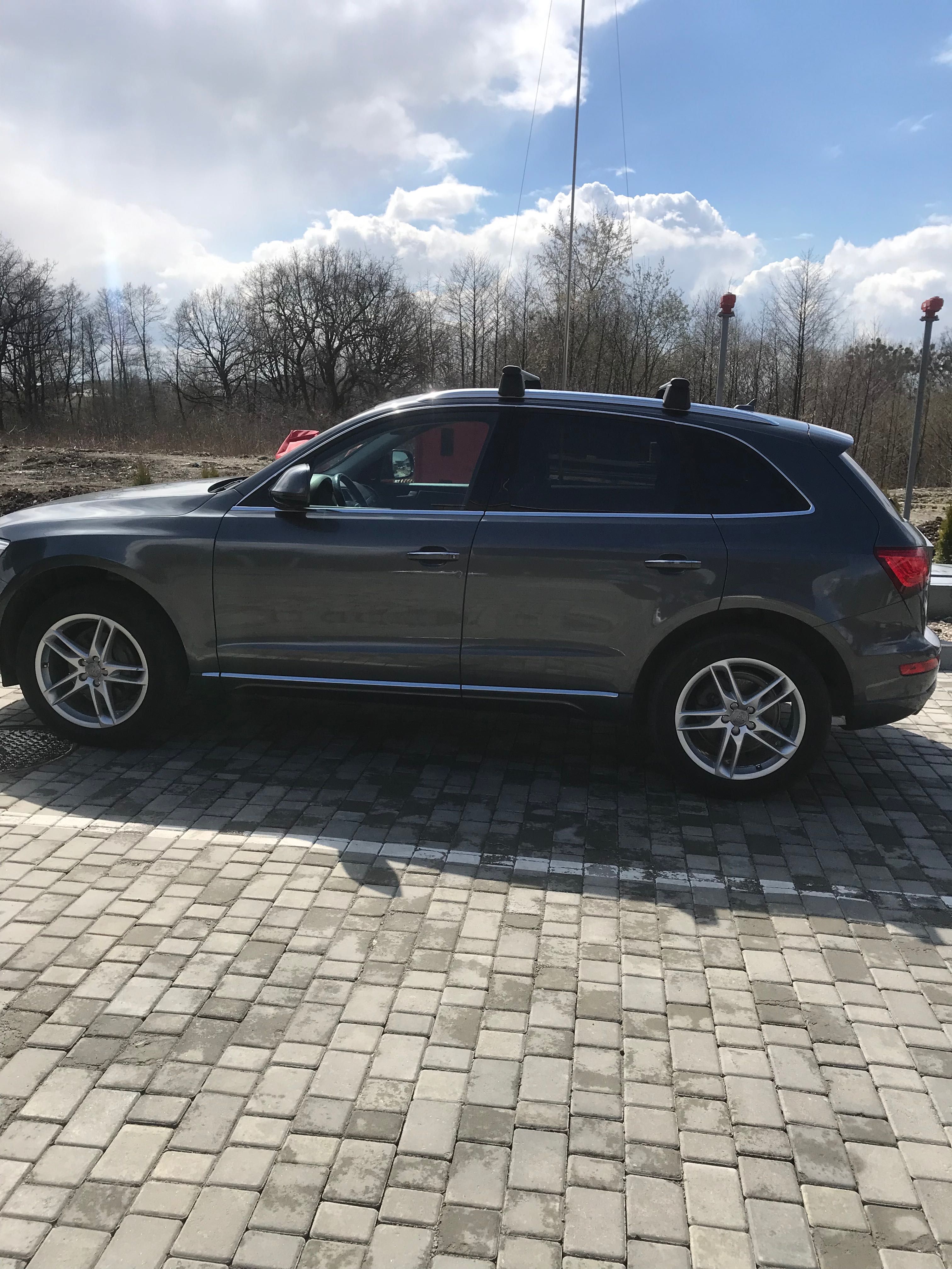 Продам легковий автомобіль ауді Q5