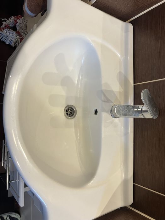 Умивальник з тумбою