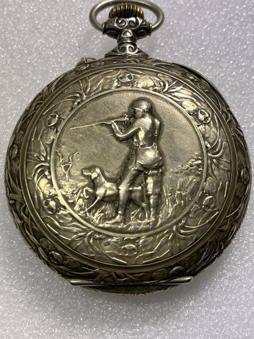 Часы ковровые швейцарские DOXA