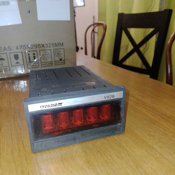 Woltomierz meratronik V628 lampy NIXIE