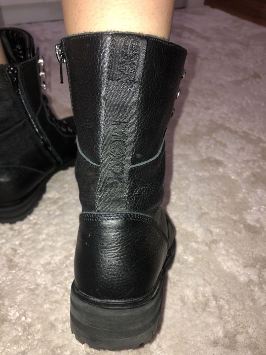 Продам жіночі черевики.