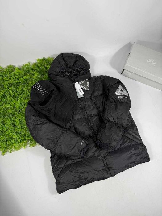 Куртка Palace Puffer Black / пуховик палас чорний гортекс