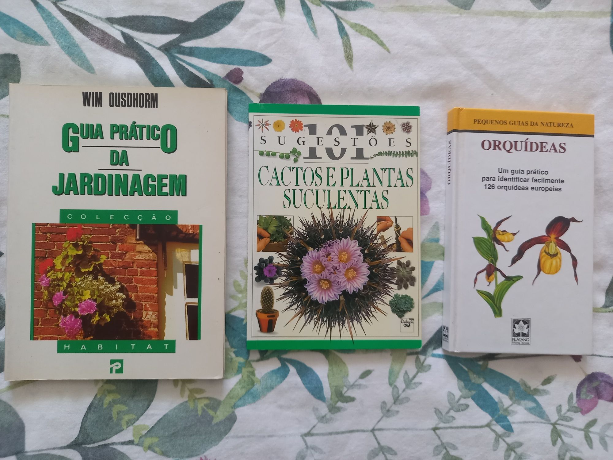 Lote Livros Jardinagem Orquídeas e Suculentas