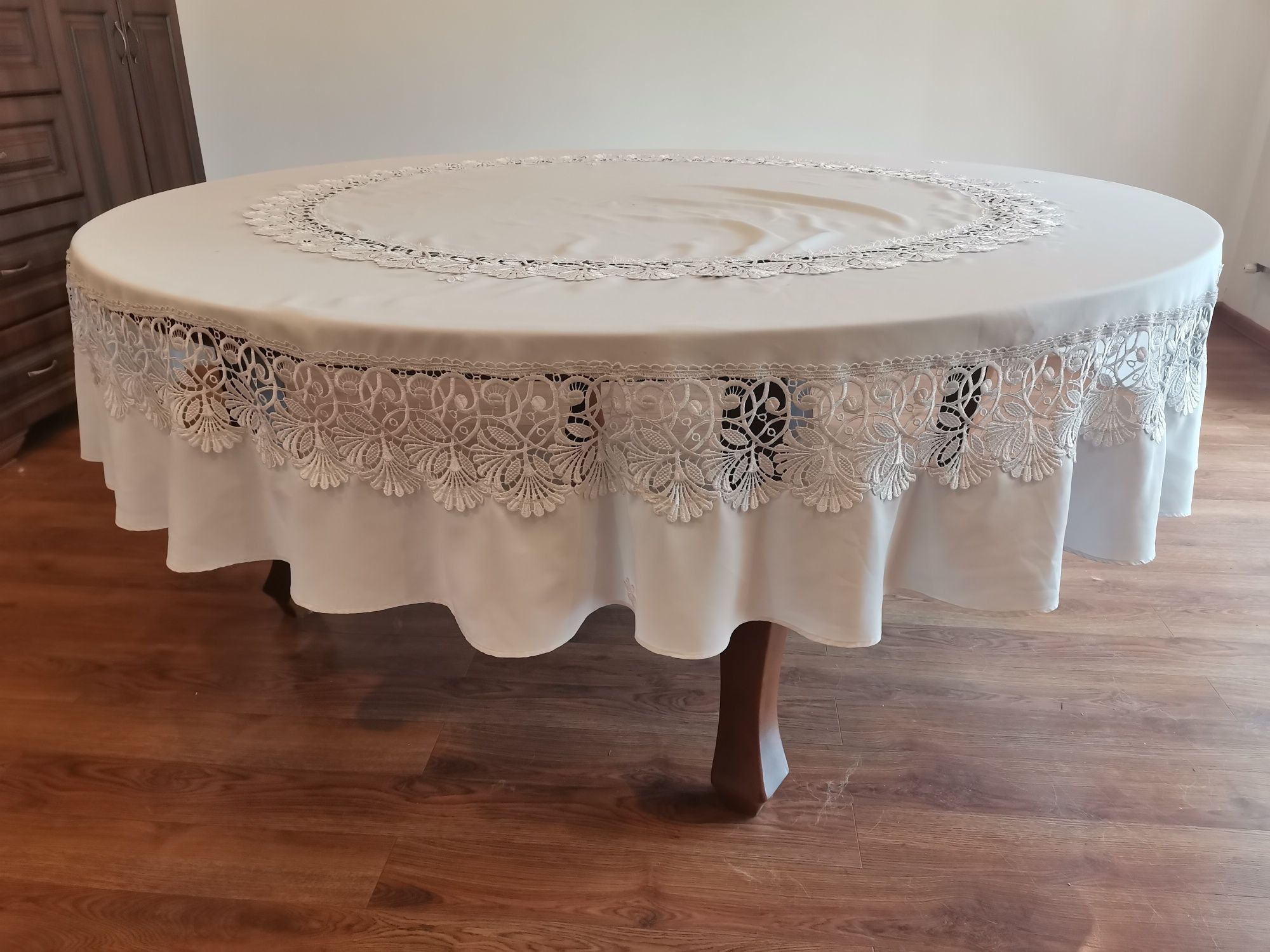 Stół duży okrągły stylowy 180 cm średnicy