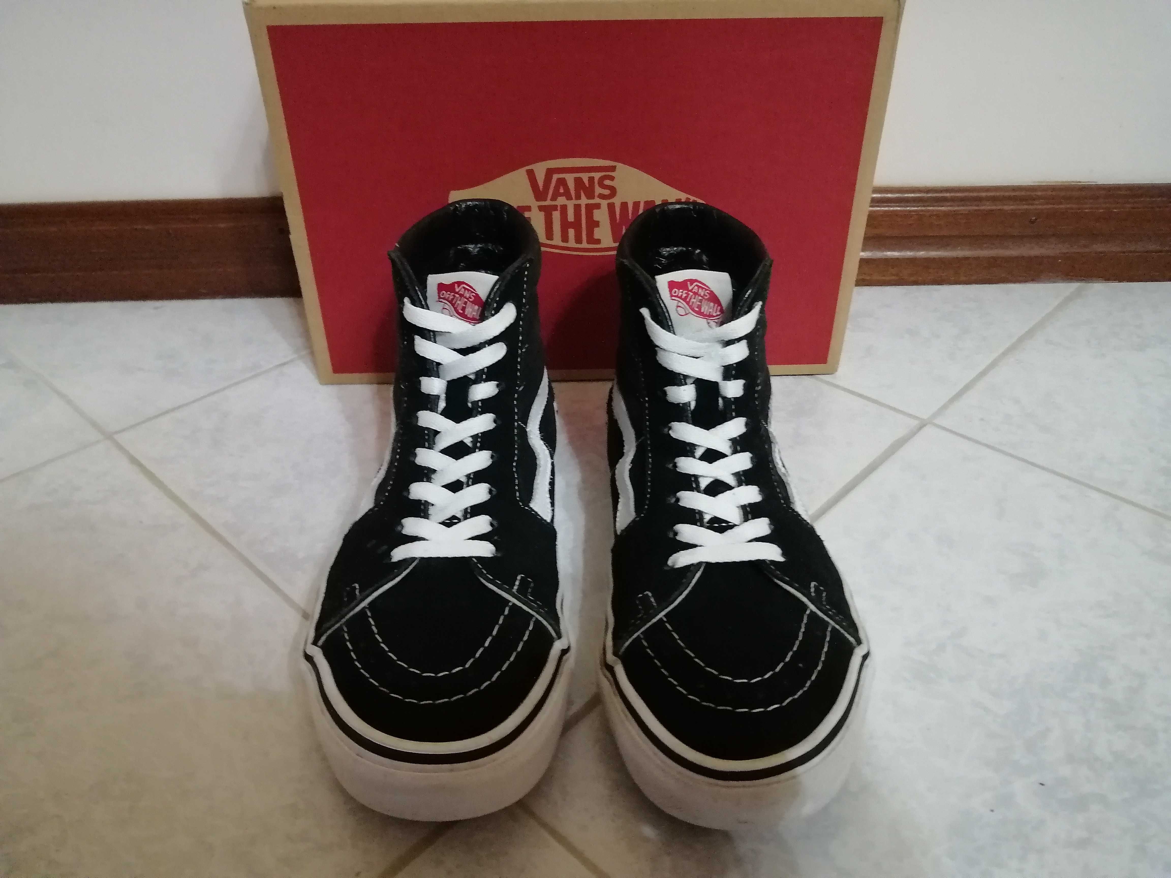 Ténis Vans SK8-HI Pretas e Brancas