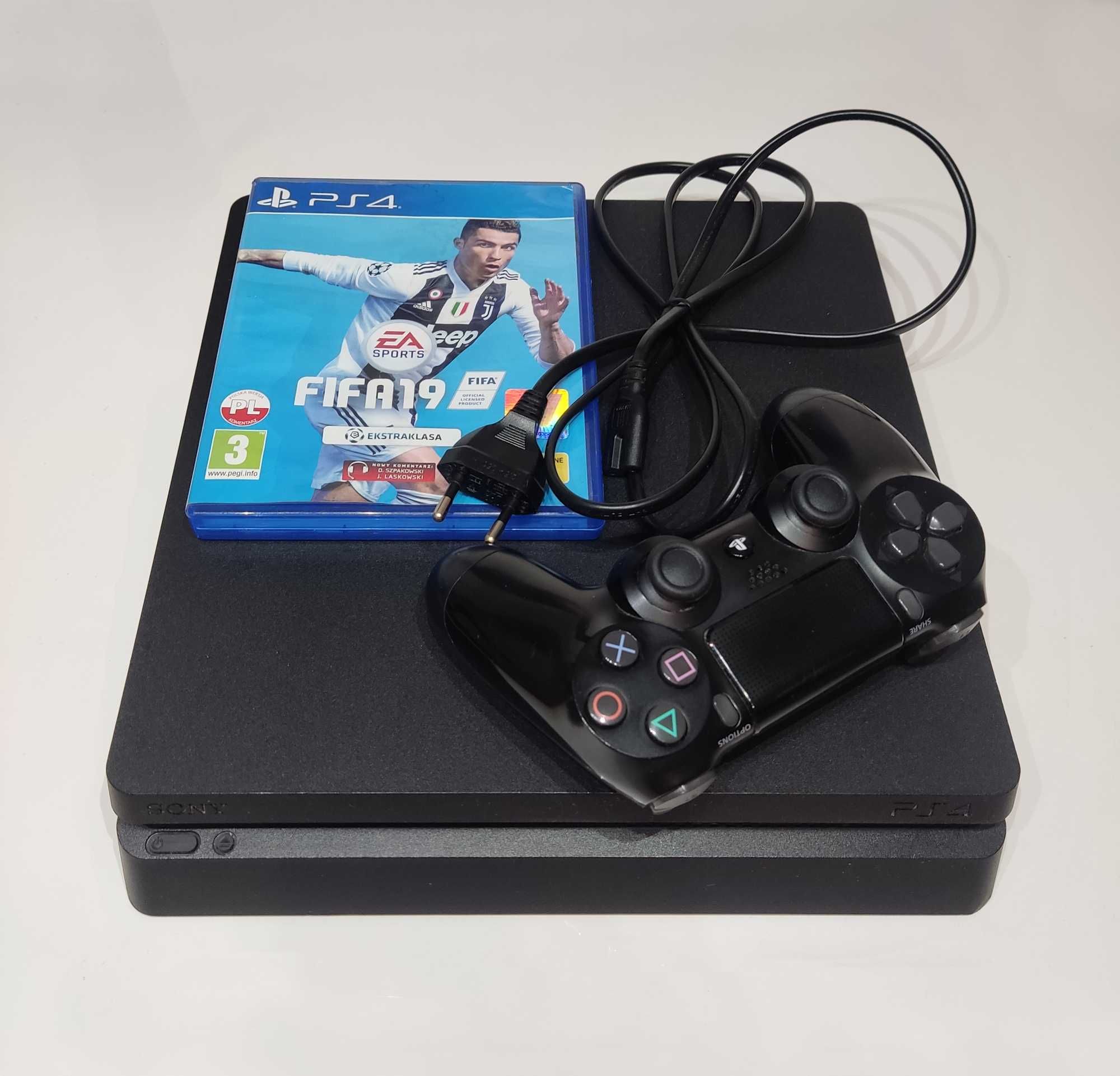 Konsola PS4 slim 1TB + FIFA 19 + nakładka chłodząca