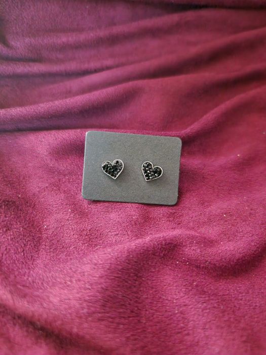 Srebrne kolczyki serca czarne kryształki stal chirurgiczna