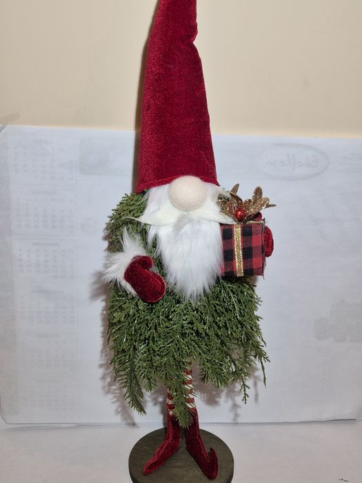 Krasnal gnom z prezentem 64 cm!