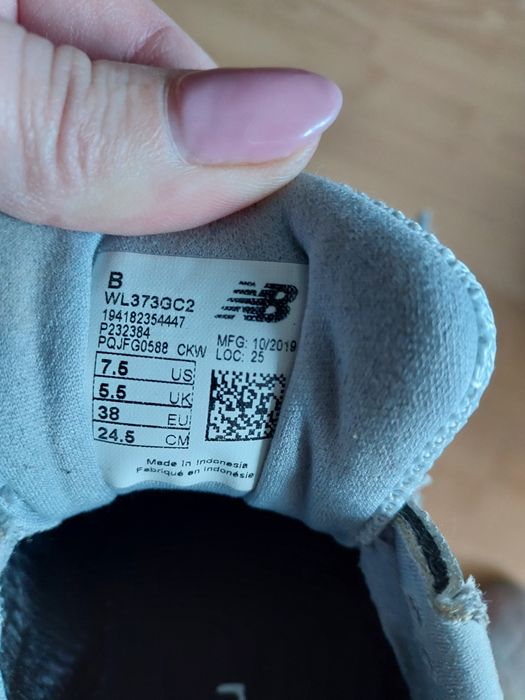 Buty damskie New Balance srebrne