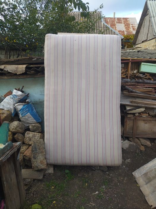 Отдам МАТРАС в хорошем состоянии